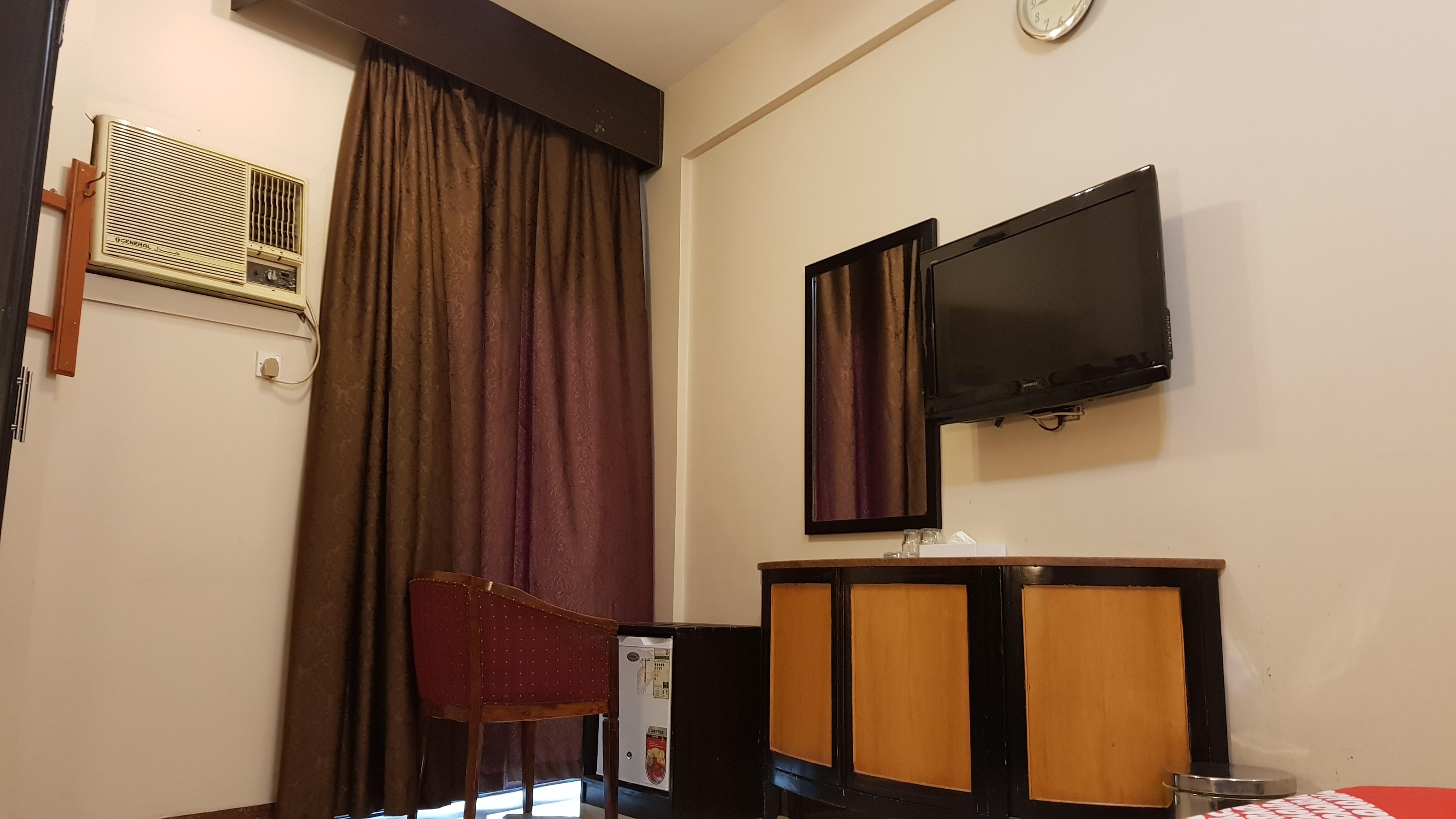Oyo 491 Rahab Hotel Дубай Экстерьер фото